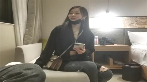 文轩探花：97分舞蹈系校花极品骚货！背男友接私活被狂操内射，浪叫高潮！